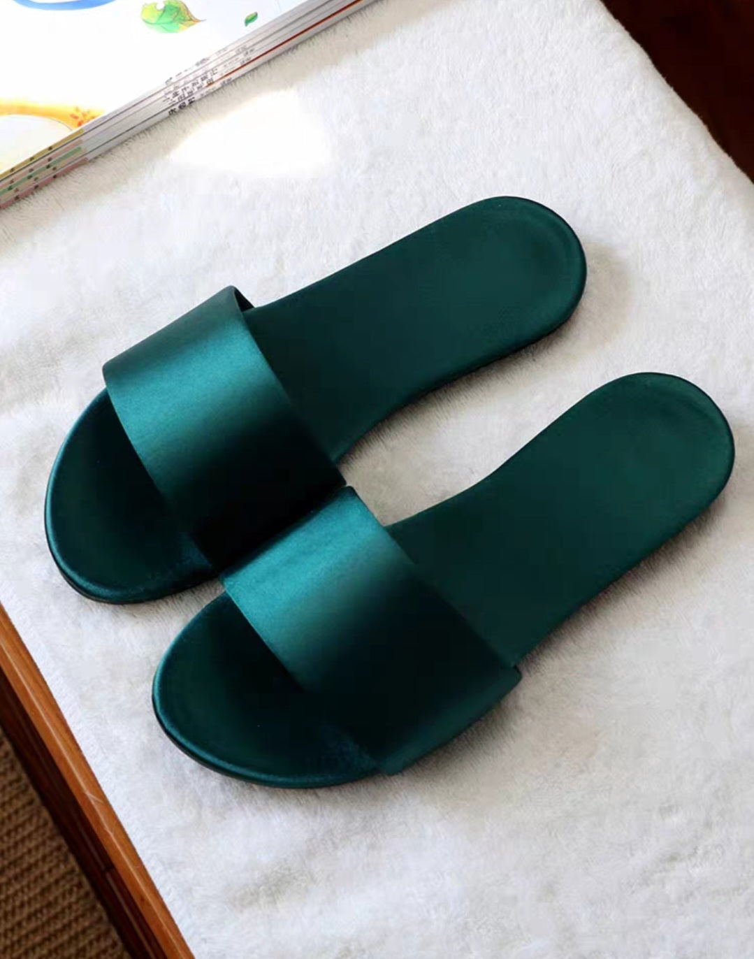 Woman summer silk slippers